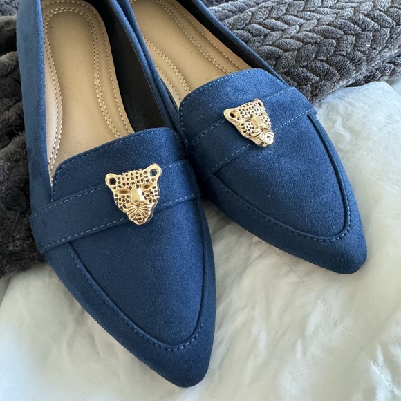 NEW Women's Navy Blue Faux Suede Loafers with Leopard Head Decor - Size 38 - Picture 2 of 7